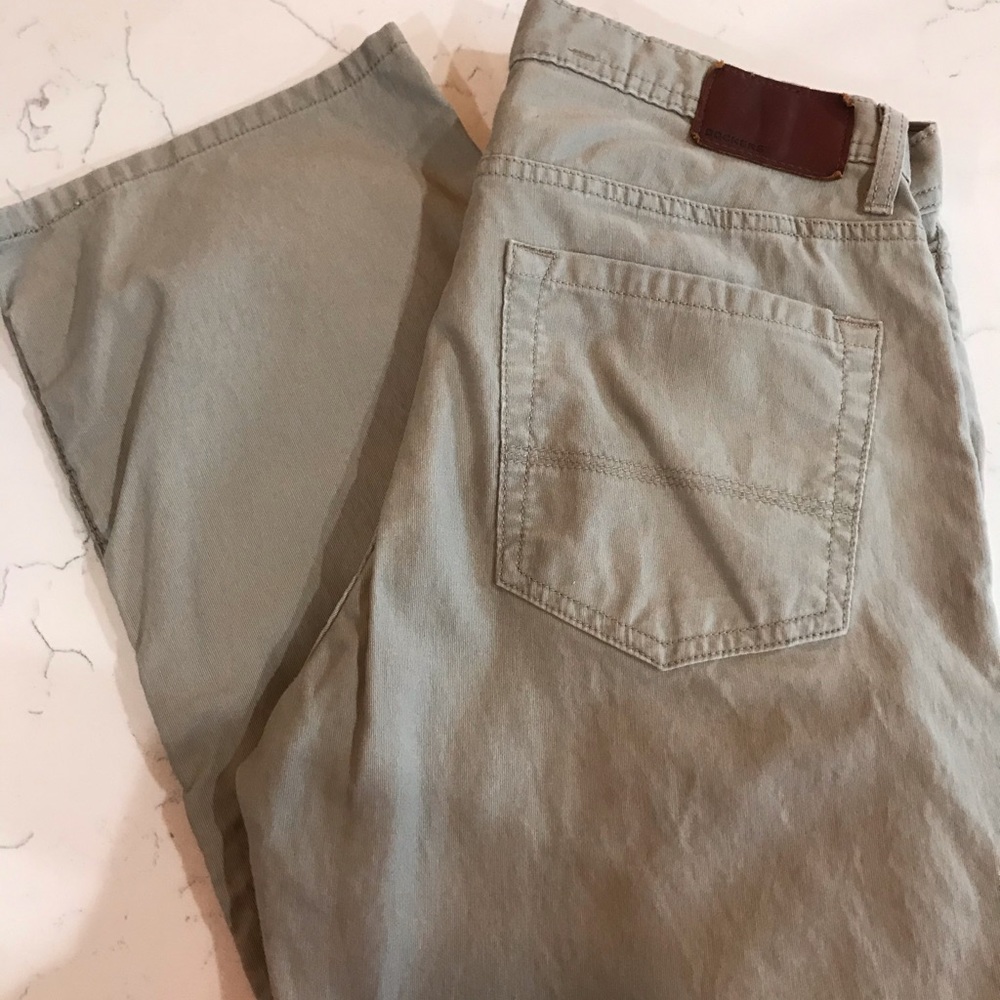 Men’s Dockers pants